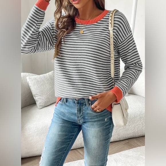 It is Well Boutique; Stripe Contrast Trim Crew Neck Sweater; NWT; Medium (6/8) - Picture 5 of 9
